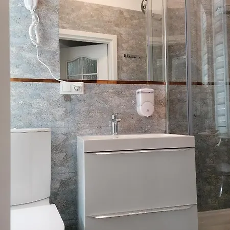 Tulip - 5 Ze Wspolna Lazienka I Kuchnia Appartamento