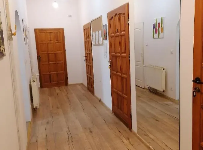 Apartman Tulip - 5 Ze Wspolna Lazienka I Kuchnia