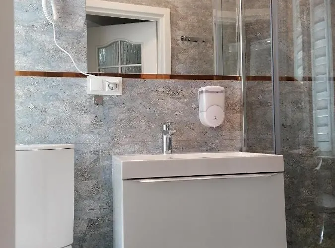 Tulip - 5 Ze Wspolna Lazienka I Kuchnia Apartman